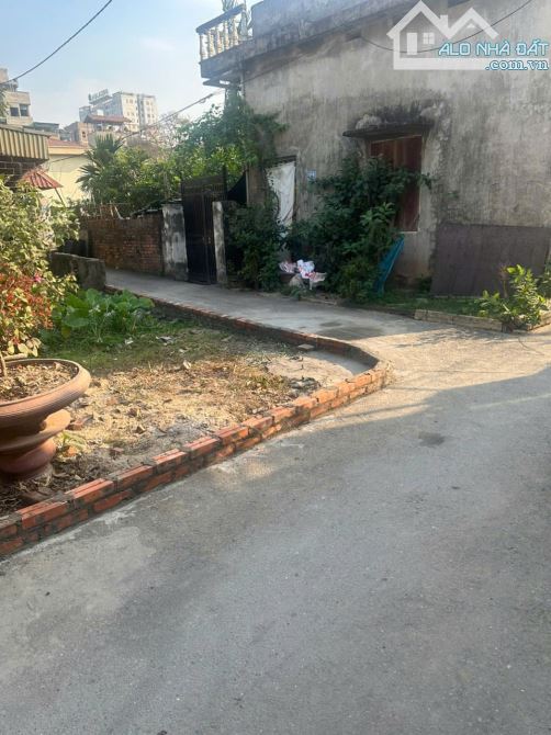 Bá,n Đất Thổ Cư Xuân Phương - Nam Từ Liêm, 35.3m2. Lô góc 2 thoáng ngõ thông ôtô đỗ gần.