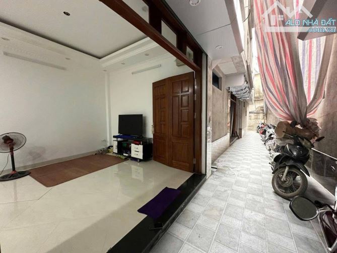NHÀ MỚI 5 TẦNG LÊ THANH NGHỊ - HAI BÀ TRƯNG 8 TỶ 1