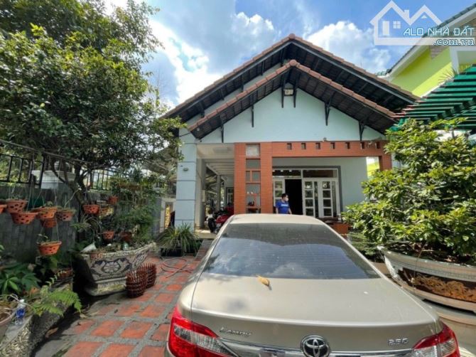 Bán BIỆT THỰ ĐẲNG CẤP GIỚI THƯỢNG LƯU,Trung tâm Dĩ An(TPHCM)