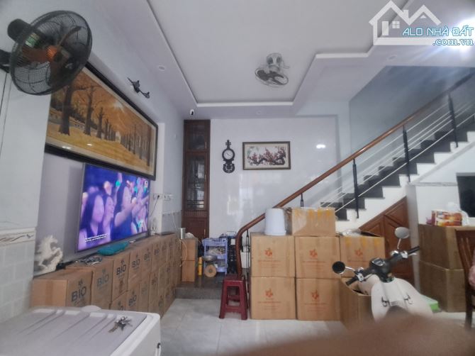 ♪Nhà Kiệt thẳng tắp sát Nguyễn Tất Thành, 2.5 tầng đúc rộng thoáng, 2.85 tỷ