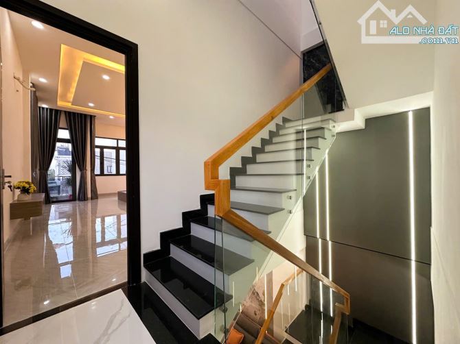 CHỦ GỞI BÁN NHÀ 1 TRỆT 3 LẦU (GÓC 2 MẶT TIỀN) KDC HOÀNG MINH CHÁNH P. HOÁ AN - 10