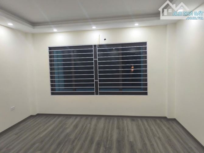 Bán nhà Huỳnh Thúc Kháng 5 tầng 50 m2 mặt tiền 5 mét giá nhỉnh 18 tỷ - 10