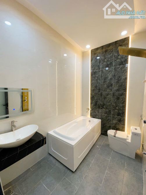 CHỦ GỞI BÁN NHÀ 1 TRỆT 3 LẦU (GÓC 2 MẶT TIỀN) KDC HOÀNG MINH CHÁNH P. HOÁ AN - 11