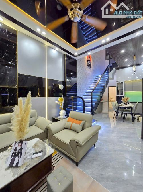 Bán nhà K282 Hà Huy Tập, thông ra chợ Cù Chính Lan, q Thanh Khê - 11
