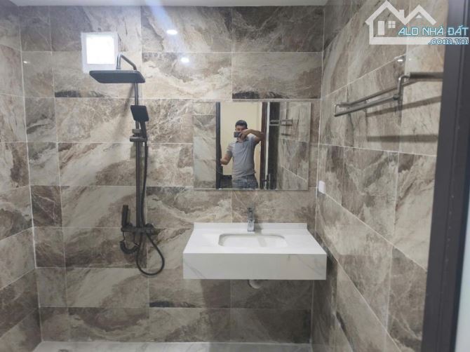 Bán nhà Huỳnh Thúc Kháng 5 tầng 50 m2 mặt tiền 5 mét giá nhỉnh 18 tỷ - 11
