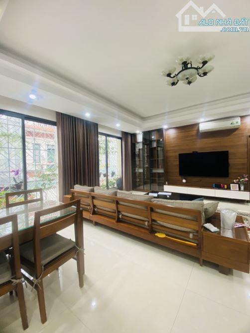 🌱🎯 HIẾM - NGÕ Ô TÔ TẢI - THANG MÁY - 60m *5 TẦNG - NHÔ 18 TỶ - 1