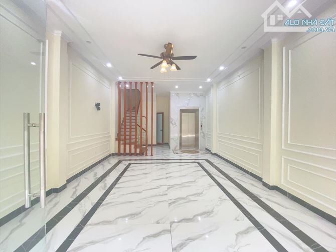 Phân Lô Đẹp 2 Ô Tô Tránh Hoàng Quốc Việt Nhà Mới 7 Tầng Thang Máy Ở Kinh doanh - 1