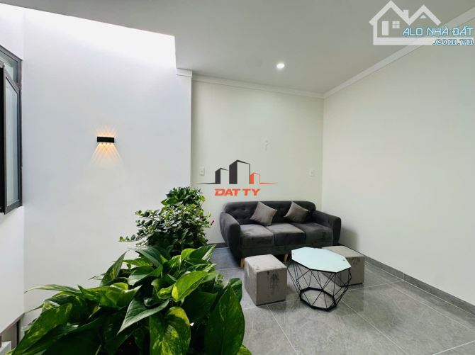 Nhà 2 tầng full nội thất mặt tiền Ung Văn Khiêm phường Eatam gần ĐH Tây Nguyên - 1
