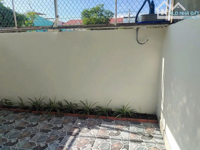 E cần chuyển nhượng lại khu nhà như hình quý khách hàng có nhu cầu liên hệ e thành - 1