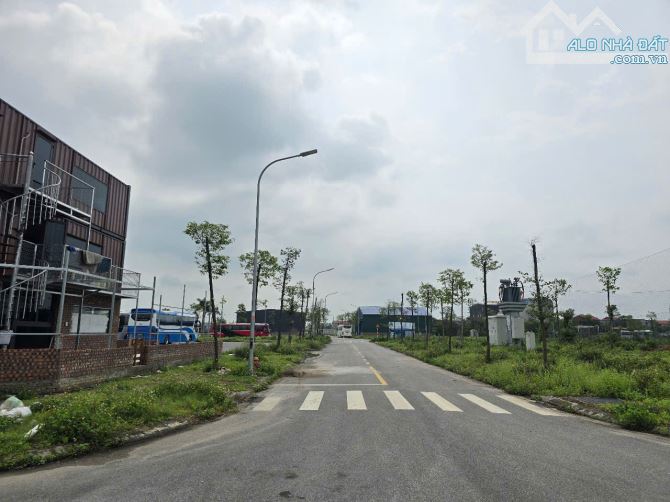 Bán lô vạn Xuân Liên yên Trung yp dt 90m mt 5m hướng đông giá 2.65 tỷ - 1