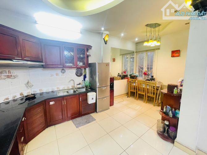 HIẾM!! Bán nhà Kim Mã 35m2, ngõ đẹp, nhà đẹp ở luôn, full NT, dân xây chắc chắn, 2 mặt ngõ - 1