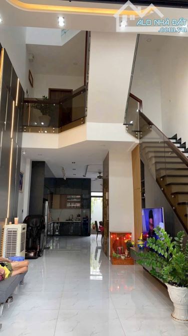 Bán nhà 1 trệt 3 lầu sổ riêng thổ cư p. Tân Tiến - 1