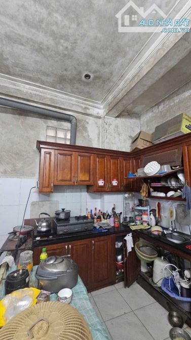 Bán nhà cũ 4 tầng phố Hào Nam 40m2, giá 8 tỷ 6 - 1