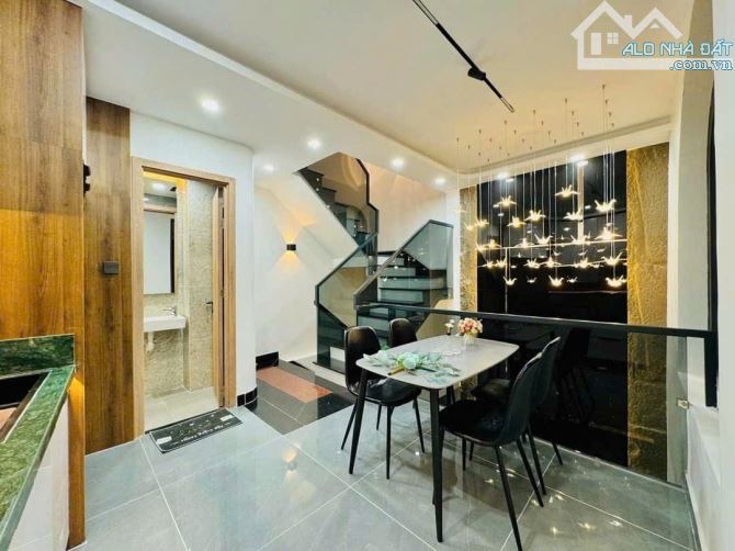 Tài chính 3 tỷ 200 triệu Mua ngay nhà Lý Chính Thắng, Quận 3, 50 m2, có HĐ thuê, SHR - 1