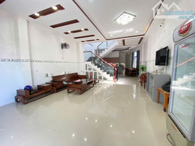 Cần Bán Nhà 2 tầng góc 2 mặt tiền đường 13mét khu TĐC Đất Lành - 1