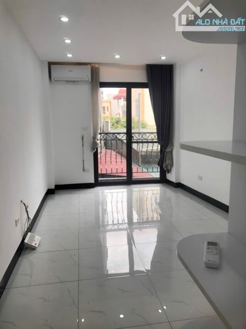 Chủ chuyển nhà lên phố nên nhờ em bán căn nhà 4 tầng tại thôn Kim Hàng, 31m2,  giá 4.6 tỷ - 1