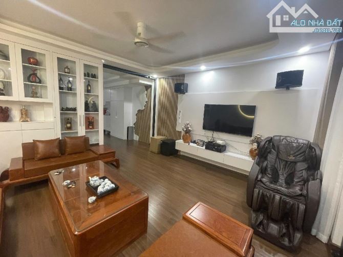 Bán nhà mặt phố Lý Nam Đế, Hoàn Kiếm 48m2, mặt tiền 5.3m lô góc 3 thoáng kinh doanh đỉnh - 1