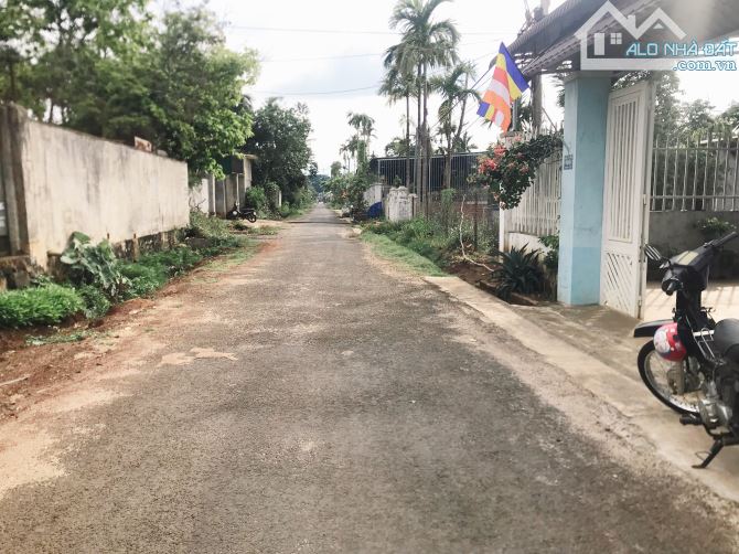ĐẠT LÍ XÓT LÔ 5x40 CÁCH QL14 VÀI BƯỚC CHÂN - 1