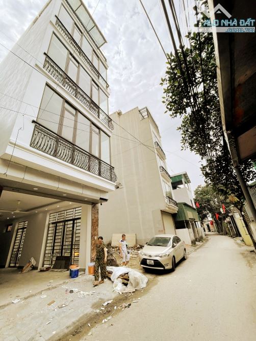 CẦN BÁN NHÀ BÁT KHỐI,CỰ KHỐI LONG BIÊN,KINH DOANH,THANG MÁY LÔ GÓC DT*51m GIÁ 11,2TỶ - 1