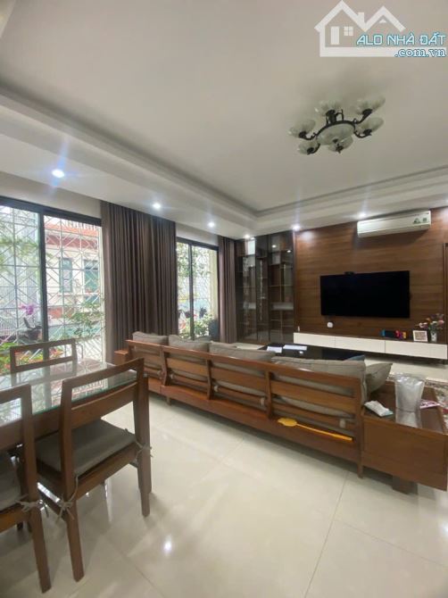 Nhà 5 tầng thang máy phố Võ Chí Công, Tây Hồ, ô tô qua nhà, 42m, mặt tiền gần 5m, 11 tỷ - 1