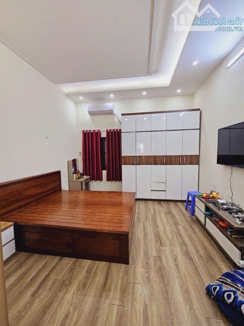 Bán nhà Mai Động, ngõ nông, diện tích rộng, 45m2 x 5 tầng, 5 phòng, giá nhỉnh 7 tỷ - 1