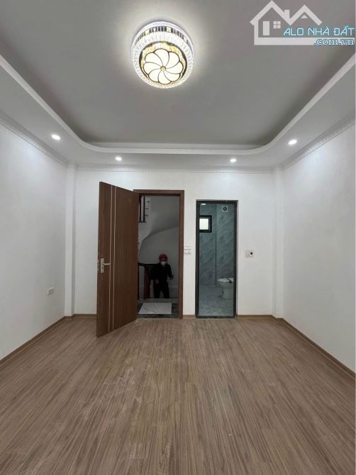 Nhà 5t full nội thất,không gian sống lý tưởng gần chợ,trung tâm thương mại,cạnh đường ôtô - 1