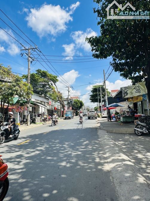 BÁN NHÀ 2 TẦNG, 100m2, NGANG 8m , HẺM XE HƠI NGAY BÌNH TRỊ ĐÔNG BÌNH TÂN. - 1