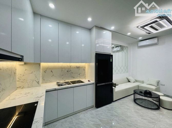 Bán nhà Định công Hạ, vị trí ô tô tránh, nhà mới, cực hiếm 39m2, giá 6,95 tỷ thang máy - 1