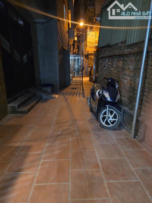 CHỦ ĐẦU TƯ CÓ TIẾNG - MỚI KOONG - GẦN PHỐ - Ô TÔ SÁT NHÀ - NGÕ ĐẸP - TIỆN ÍCH NGẬP TRÀN - 1