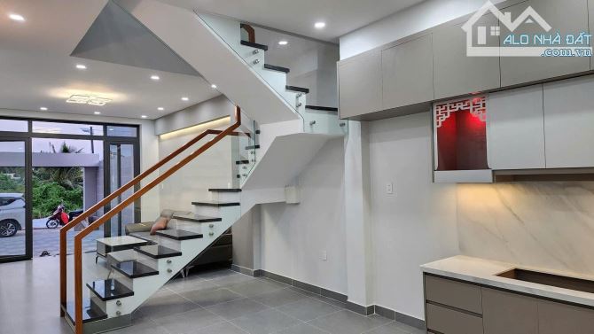 Siêu phẩm, nhà lầu xây mới sổ riêng thổ cư 100% ngay Bệnh Viện Da Liễu, giáp Trảng Dài - 1