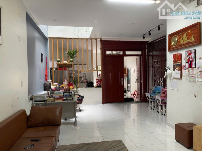 nhà 1 trệt 1 lầu 180.4m2 6ty8 TL MT đường Nguyễn Hữu Cảnh, p.Bình Nhâm - 1