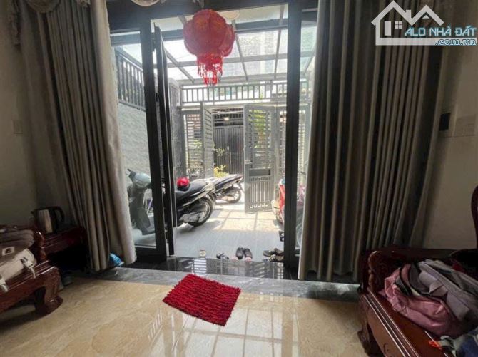 NHÀ 3 TẦNG THỊ TRẤN NHÀ BÈ HẺM 1716 - 5tỷ090 - 1