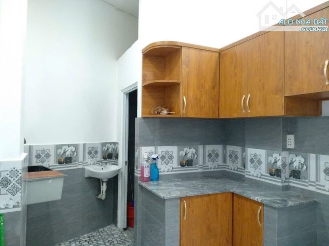 Bán nhà Văn Cao, gần chợ Tân Hương, Phú Thạnh, Tân Phú, 2 tầng, chỉ hơn 2 tỷ - 1