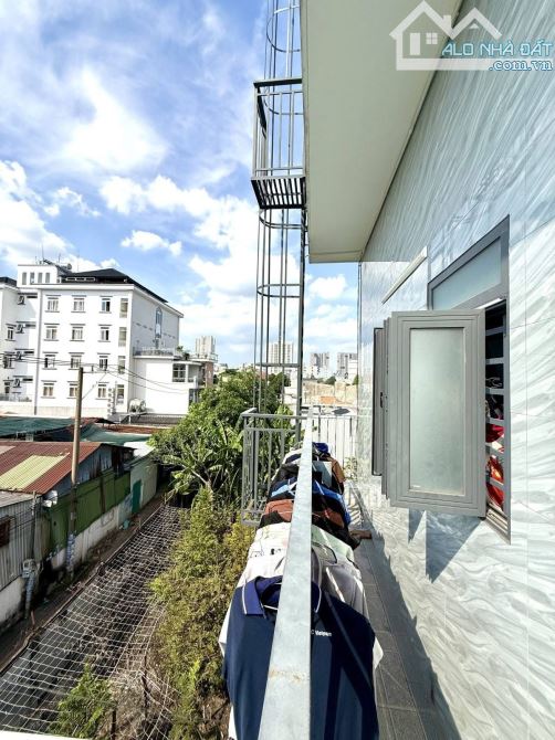 Bán nhà 2 tầng + CHDV 5 tầng thang máy. Hai mặt tiền trước sau. Tam Phú - 1