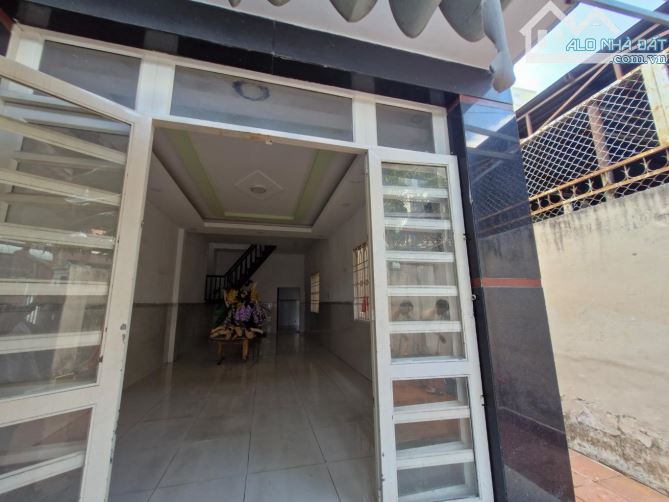 Hiếm, Nhà 2 tầng 100m2, ngang 5m, ngay trường THCS Hoa Lư, TP Thủ Đức (Q9 cũ) - 1