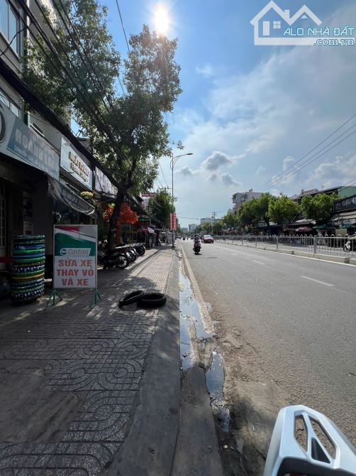 CHo thuê nhà góc 2 mặt tiền đường Lê văn quới 10x35m 1L thông suốt - 1