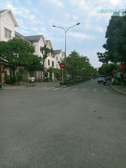 Bán Biệt thự Tây mỗ đường đôi 4 làn xe, vỉa hè 2m. - 1