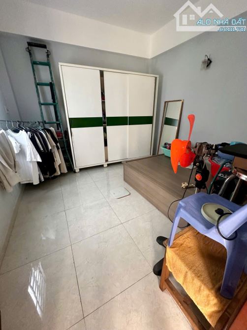 Bán nhà căn góc 2 mặt hẻm Dạ Nam Phường 1 Quận 8. Căn góc 2 mặt hẻm, hẻm xe hơi, gần Cầu C - 1