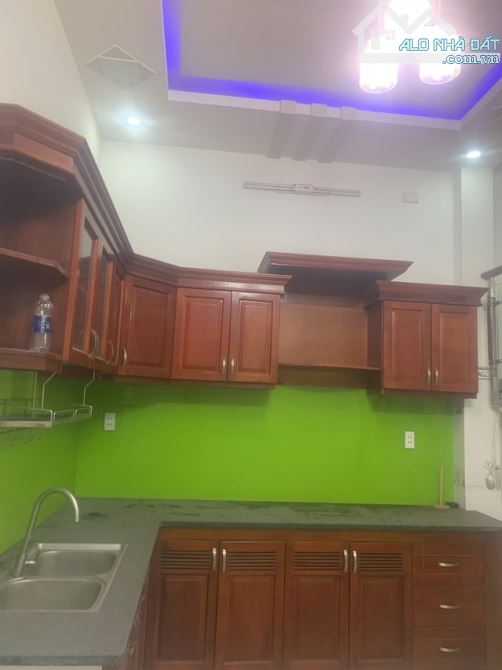 Nhà 2 mặt tiền đường Đông Hưng Thuận - 96m² - trệt lầu - gần chợ - sổ riêng - 1