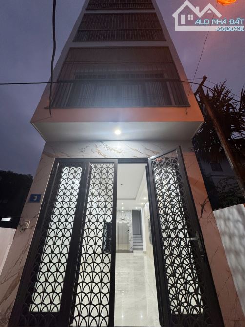 Nhà 40m2 Ngay Cổng Trường Tiểu Học – View Cổ Linh - 1