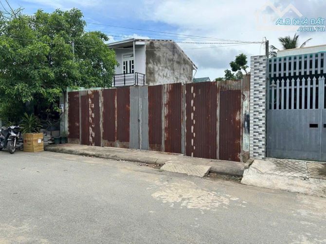 Bán lô đất mặt tiền chợ Bửu Long, Biên Hoà. Gần bờ kè. 8,5x42m 372m. Sổ thổ cư. Giá 8 tỷ - 1