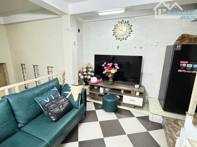 - 25M x 5 tầng, Mt3.5m  (4.75 tỷ )     NHÀ BÁN  MẶT NGÕ  PHỐ KHƯƠNG TRUNG-  LÔ GÓC - 1
