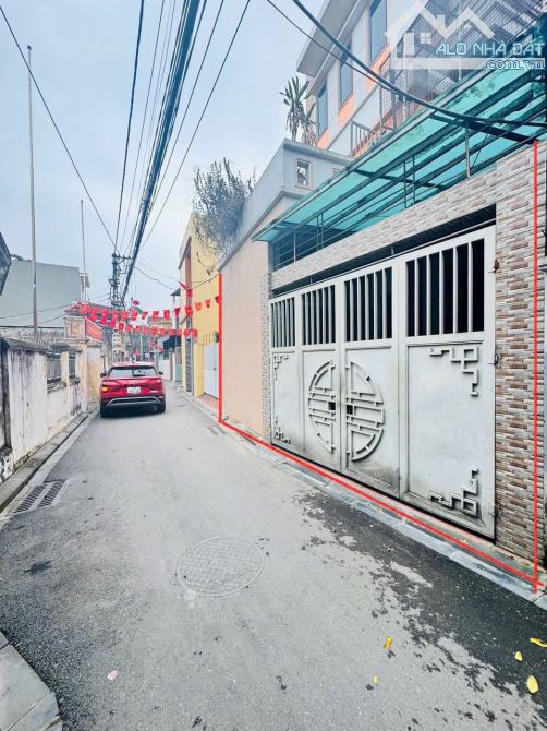 💥💥💥 GIÁ CỰC TỐT - BÁN ĐẤT TẶNG NHÀ - ĐƯỜNG THÔNG OTO - 3 TẦNG 4 NGỦ - SÂN CHƠI - GIẾNG - 1