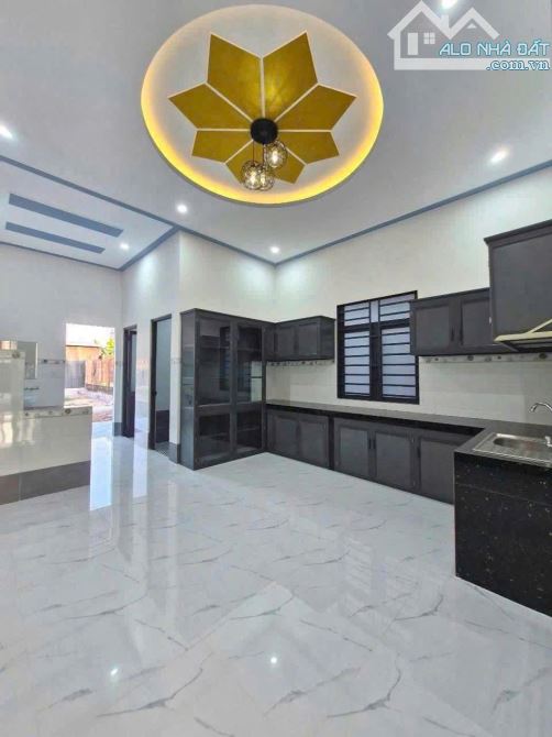 Nhà sổ riêng có hỗ trợ vay ngay trung tâm thạnh phú - 1