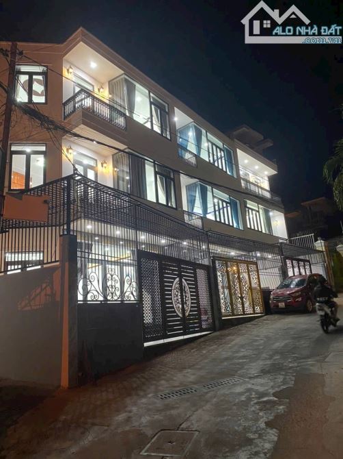 Bán 3 căn mới liền kề nhau ngay chợ Vĩnh Phước Nha Trang - 1