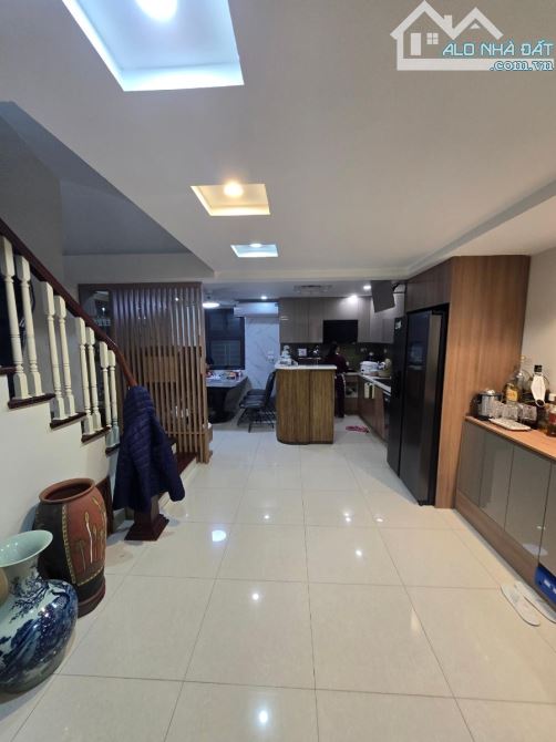 Bán nhà Lạc Long Quân 95m2x4T, mt5.1 22 tỷ Tây Hồ - 1