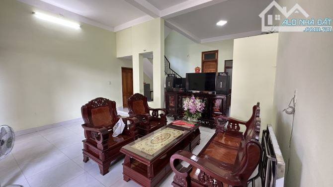 Bán nhanh nhà Phan Bội Châu 120m2, 3 tầng ở ngay, 4 ngủ, ô tô 7 chỗ thông, hơn 3 tỷ. - 1