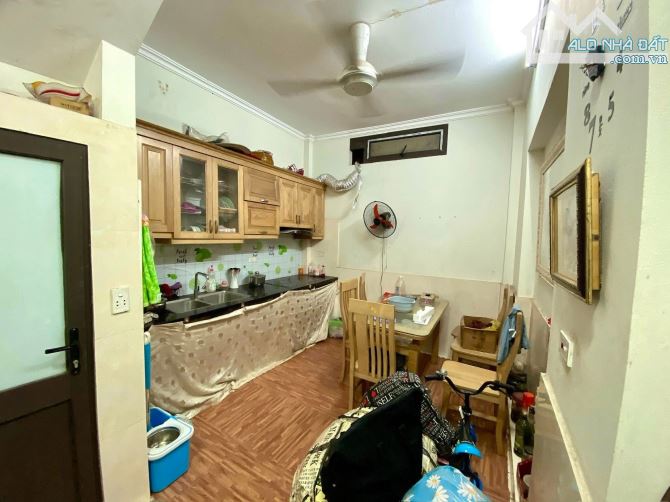 Trường Chinh, 33m, 3ngủ, Ngõ thông gần phố, Nhà đẹp sổ vuông, 2 thoáng, Tiện ích bạt ngàn - 1