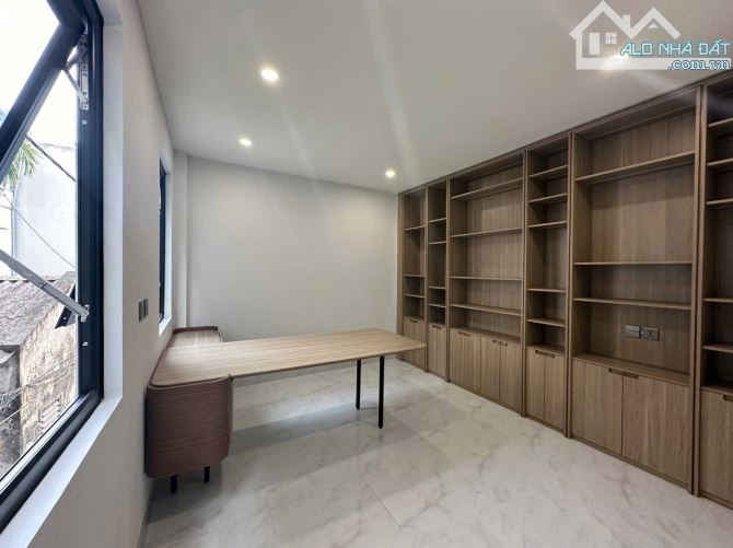 NHÀ CHU HUY MÂN,LONG BIÊN , 70M2,5T, LÔ GÓC,THANG MÁY KÍNH,GARA Ô TÔ,KINH DOANH TỐT - 1