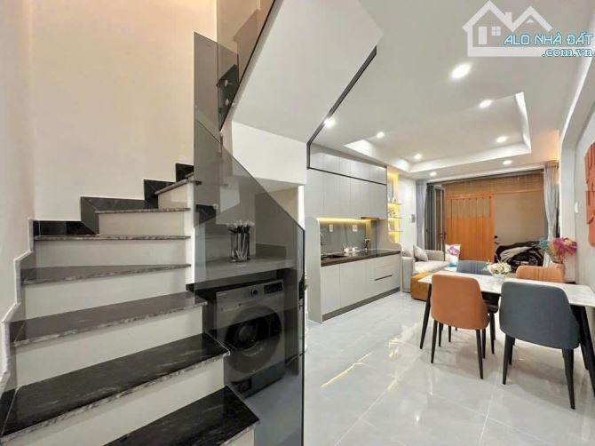 Bán nhà đẹp Hồ Thị Kỷ, Quận 10, nhỉnh 3 tỷ/44m2, HXH 5m, SHR chính chủ - 1